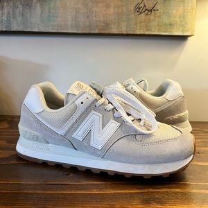 New Balance Women's 574 V2 Evergreen Sneaker- SIZE 8.5